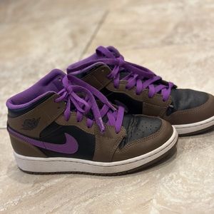 Nike Air Jordan - Sz 4Y